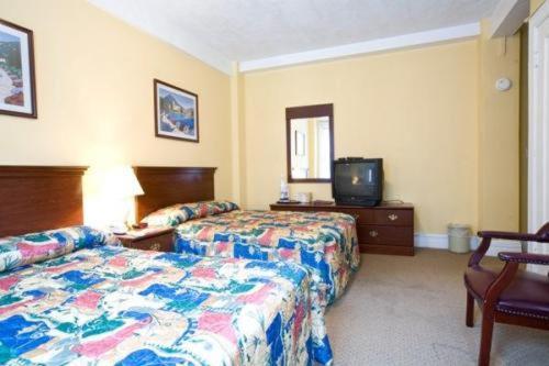 Milner Hotel Detroit Room photo